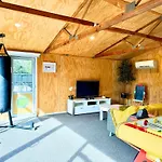 Private Family City Retreat, Sleeps 8