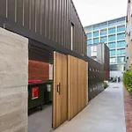 Central Location New Luxury Secure Park 3 Mins Cbd