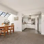 Prime Cbd Hospital Location Plus Garage 2Bdrms
