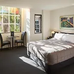 Pavilions Hotel