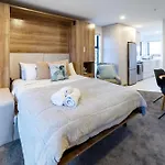Relaxing Haven Upper Studio Near Riverside Market