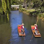 The Riccarton Hotel