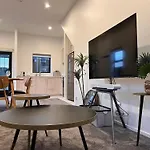 Incredible Luxury 3 Floors Townhouse High Ceiling