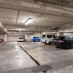 Warm And Inviting - Free Carpark