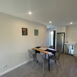 Stylish 2 Bed Retreat Close To Cbd With Parking