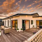 5-Bed Luxury Living At It\'S Finest That Sleeps 10