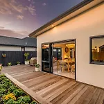 5-Bed Luxury Living At It\'S Finest That Sleeps 10