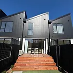 Luxury And Serene 2 Bed Near Cbd With Parking