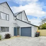 Ely Street - Christchurch Holiday Homes
