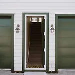Charming City Central Coach House
