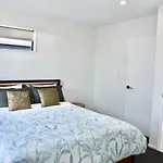 Brand New Close To Cbd 3 Bed 3 Bath With Garage