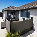 Mm Villa - Christchurch Holiday Home