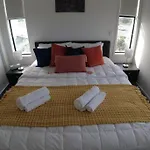 C-Side-R, Modern Beachfront Living
