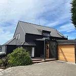 The Ultimate Cecil Wood Stay - Hot Tub Bbq & Views
