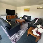 Sunny House With 5 Bedrooms