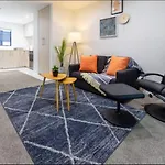 11 Salisbury Cosy 2-Bed Retreat