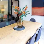 11 Salisbury Cosy 2-Bed Retreat