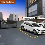 Premium City 3Bed Apartment With Gated 2 Car Parks