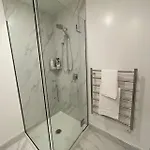 Cbd Apartment 4 - 2 Bed 2 Bath