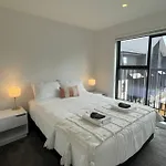 Cbd Apartment 5 - 2 Bed 2 Bath