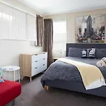 Chic Private Studio 5 Mins From Airport And Shops