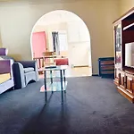 Ferry Motel
