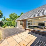 Spacious And Tranquil 4 Bed House Near Uc