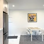 Townhouse Close To Everything