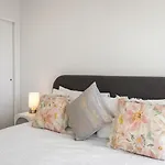 Warm Inner City Apartment With A View
