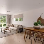 Riverside Retreat On Terrace