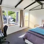 Spacious 5Bdr 2Ba 2Lr Plus Sleepout Family Home