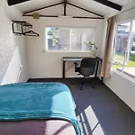 Spacious 5Bdr 2Ba 2Lr Plus Sleepout Family Home
