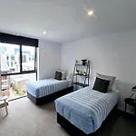 Modern Apartment In Central City Christchurch