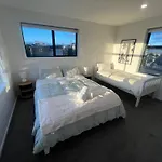 Spacious Inner City Townhouse