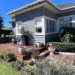 Gorgeous Villa, 7 Minutes From Airport