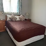 Earnslaw Motel