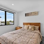 Charming 2-Bedroom Townhouse