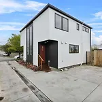 Charming 2-Bedroom Townhouse