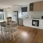 Addington - Apartment Near The City!