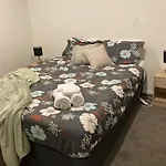 Addington - Apartment Near The City!