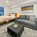 Cosy Cbd Studio - Prime Location