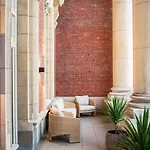 Stunning Heritage Cbd Apartment