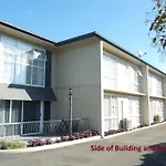 Colonial Inn Motel