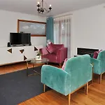 Woodbury Villa - Christchurch Holiday Homes
