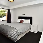 Leinster Villa - Christchurch Holiday Homes