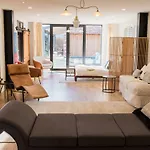 A Grand Design - The Britten Stables - V1000 Workshop Suite