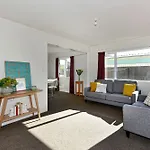 Sunny Christchurch Townhouse