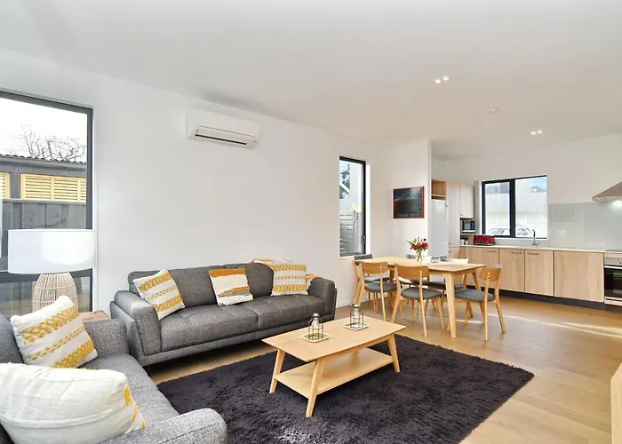 Salisbury Style - Modern City Apartment - Christchurch Holiday Homes