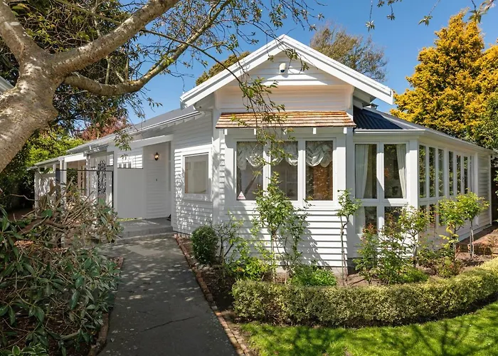 Fendalton Villa - Christchurch Holiday Home