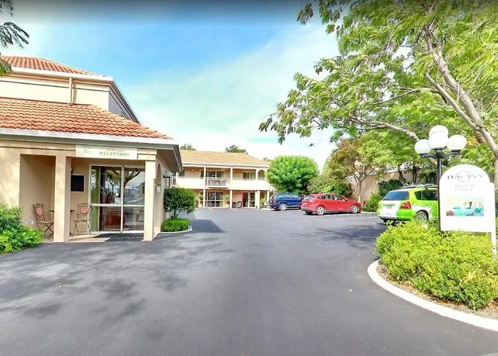 Tuscana Motor Lodge